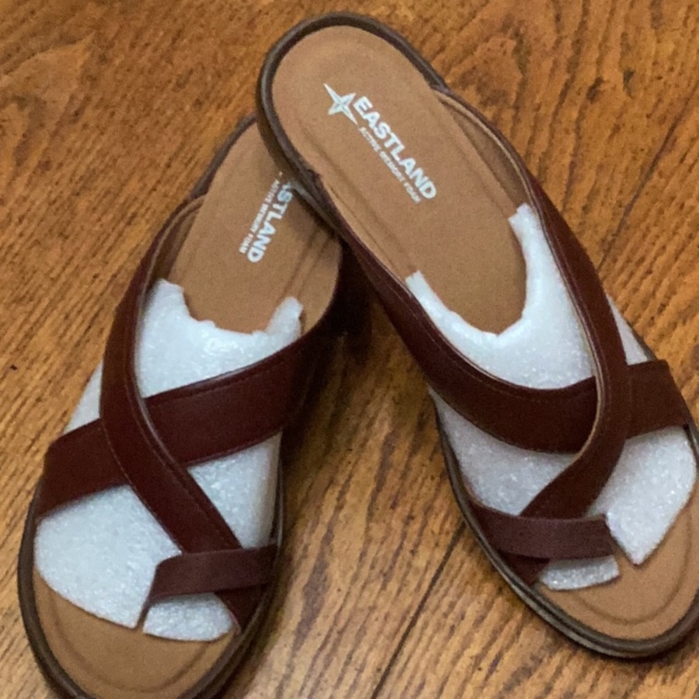 New women’s Eastland sandals